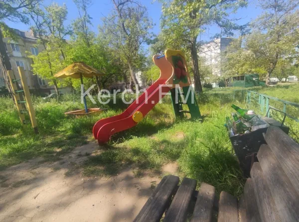 Новости Керчи: Керчане возмущены состоянием очередной детской площадки