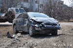 Новости » Криминал и ЧП: В Керчи «Toyota Corolla» слетела с дороги