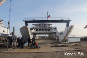 Реконструкцию причалов в порту «Крым» продлили до 10 марта