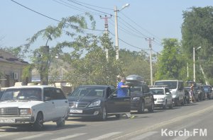 Дорога на паромную переправу в Керчи в жилом секторе не освещена
