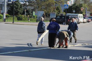 В Керчи из-за разметки для парада водители ездят по встречке (видео)