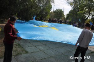 В Керчи молча возложили цветы по случаю депортации