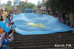 Новости » Общество: В Керчи отметят день крымско-татарского флага