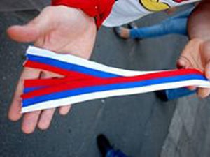 В Керчи ополченцы будут раздавать всем желающим флажки и ленточки с символикой РФ