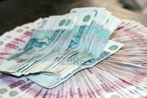 В Крыму выделили 364 млн рублей на зарплату медикам и чиновникам