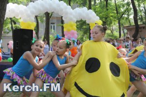 В Керчи прошло детское карнавальное шествие