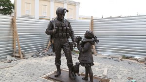 В Симферополе устанавливают памятник «Вежливым людям»