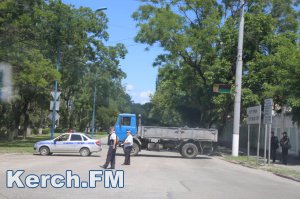 В Керчи автоматчики с самого утра перекрыли часть улицы Кирова
