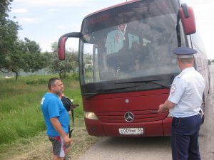 С начала июня сотрудники ГИБДД Керчи проверили более 300 автобусов