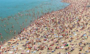 Депутаты Крыма хотят ограничить доступ на пляжи пансионатов и домов отдыха