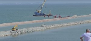 Керчане снимают видеоролики о строительстве моста
