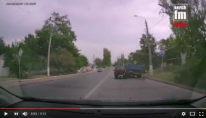 Видео аварии, которая произошла на Чкалова в Керчи