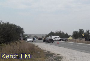 В аварии на трассе Феодосия-Керчь пострадали 8 человек, один погиб