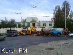 Керченские коммунальщики возобновили ремонт на перекрестке Кирова-Еременко