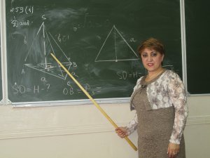 В Крыму не хватает учителей биологи, географии и математики