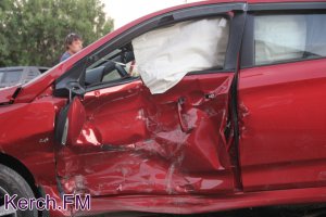 В Керчи по дороге на переправу произошла авария с пострадавшими