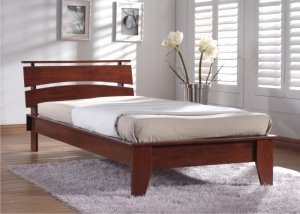 Деревянная односпальная кровать по доступной цене!