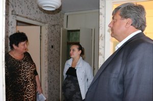 В Керчи беременной девушке-сироте обещают выделить  квартиру