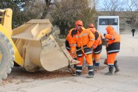 Новости » Общество: В Керчи в районе нижней Цементной Слободки делают дорогу и свет