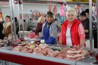 Новости » Общество: В Керчи на центральном рынке установили новые охлаждающие столы за 8 млн рублей