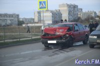 Новости » Общество: В Керчи столкнулись две иномарки