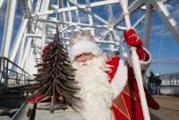 Дед Мороз из Великого Устюга встретился со строителями Керченского моста