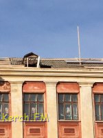 Аксенов уехал, и ремонт крыши в 11 школе Керчи приостановили