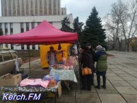 Новости » Общество: В праздники перед ДК «Корабел» прошла сельскохозяйственная ярмарка