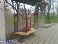 В Керчи автобусная остановка на «Парковой» - опасна для людей, - читатели