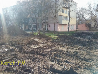 Новости » Общество: В Аршинцево старую керченскую грязь перемешали с новыми технологиями