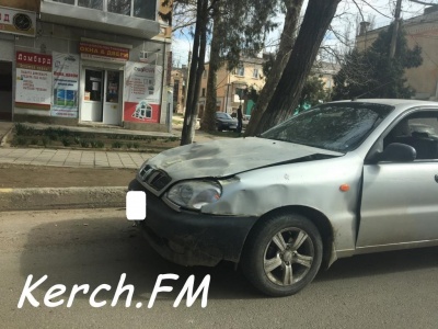 В Аршинцево столкнулись автобус и легковушка