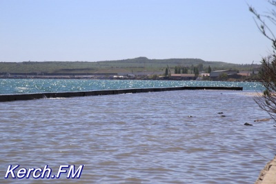 Ты репортер: Набережная в Керчи залита морской водой