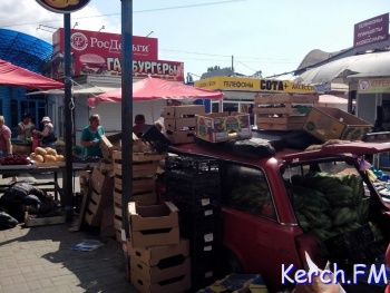 Ни пройти ни проехать: стихийщики заполонили центральный рынок Керчи