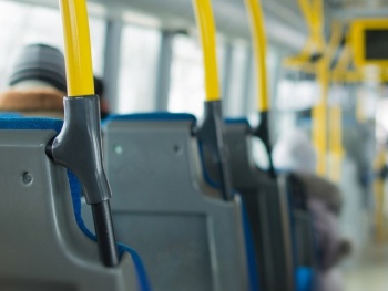 Пенсионерку с внуком заперли в автобусе за неоплаченный проезд в Керчи?
