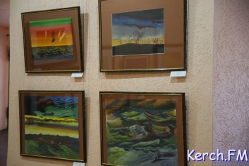 В Картинной галере открылась выставка керченского художника