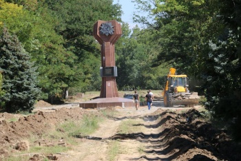 До 1 октября планируют окончить первую часть реконструкции Комсомольского парка