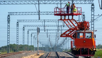 Новости » Общество: Скажется ли запуск поездов по мосту на ценах в Крыму?