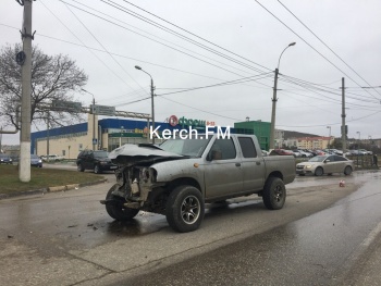 Новости » Криминал и ЧП: На Ворошиловском кольце снова произошла авария