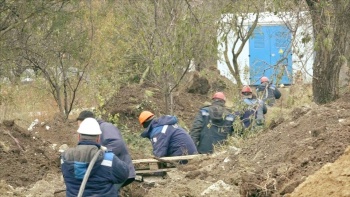 Новости » Общество: В Керчи к дому для депортированных граждан подвели электроэнергию