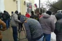 Новости » Общество: К задержанным украинским морякам приехали родственники