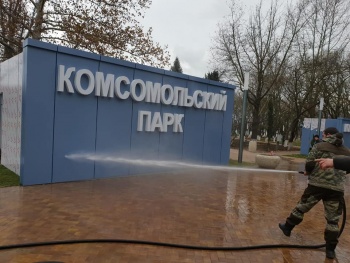 Новости » Общество: В Комсомольском парке появится детский городок и елка