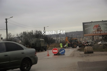 Новости » Общество: В Керчи перекрыли Куль-Обинское шоссе