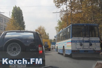 Новости » Общество: В Керчи сегодня на полтора часа приостановят движение троллейбусов