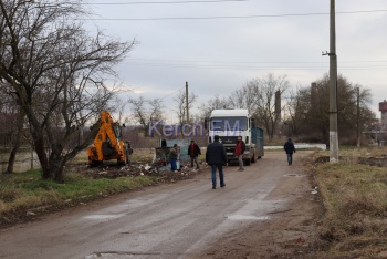 Нечего на зеркало пенять: администрация Керчи винит подрядчика в мусоре На Козлова и за Мегацентром