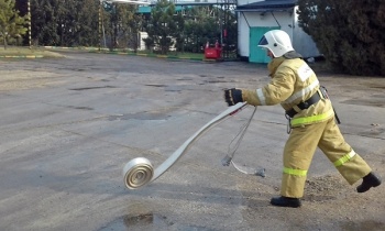 Новости » Общество: На Багеровском коньячном заводе спасатели провели учения