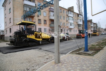 В Керчи частично заасфальтировали улицу Айвазовского