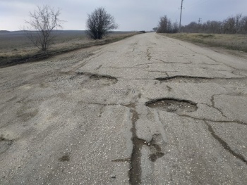 Обещанного три года ждут: дорогу на Челядиново все никак не отремонтируют
