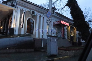 Керчане вчера 10 минут не могли разминуться на перекрестке Свердлова-Театральная
