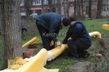 Новости » Общество: В Керчи утеплят более шести тысяч метров теплотруб