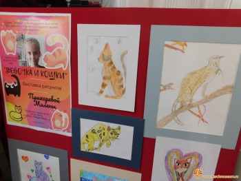 Выставка юной художницы «Девочка и кошки» открылась в Керчи